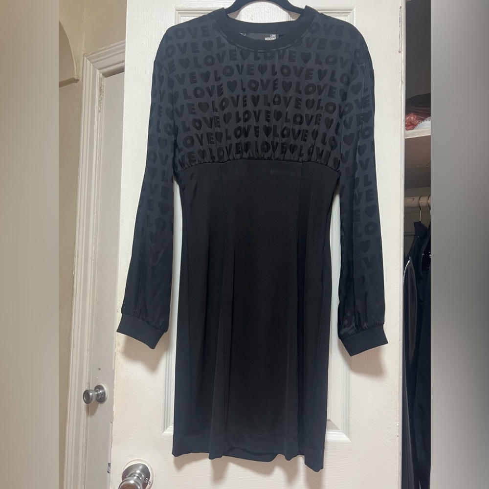 Authentic Love Moschino, New never worn, without tag. Great for any occasion.